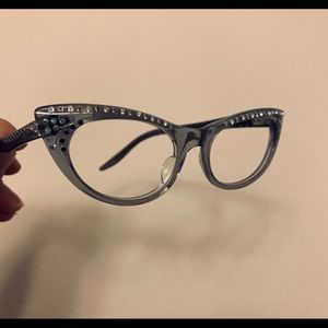 Vintage Cat-Eye Frames